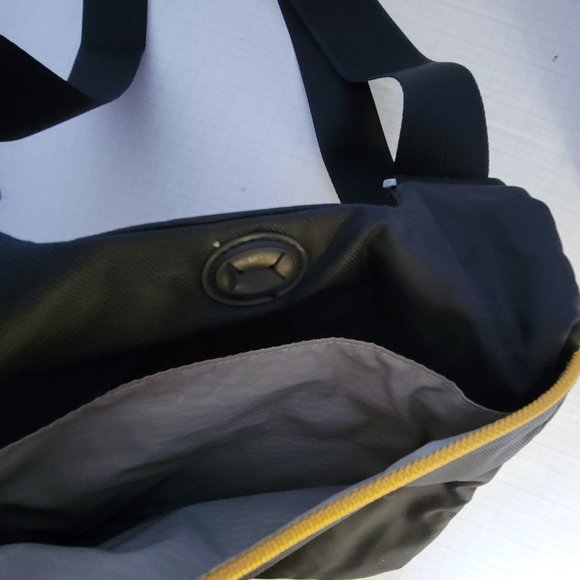 Tumi Tech Black Yellow Gold McKenna Flap Body Bag Crossbody Adjustable Strap - Picture 15 of 16